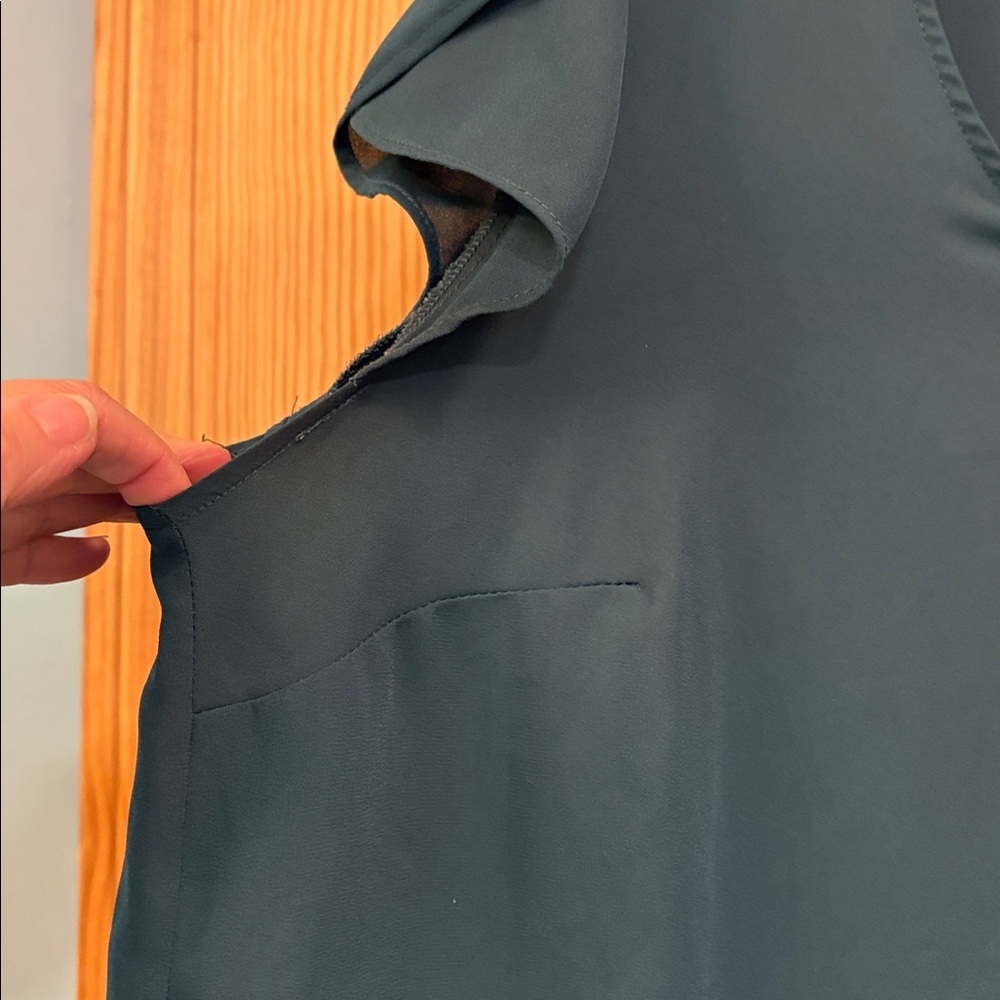 torrid Dark Teal V-Neck Flutter Sleeve Blouse - Picture 6 of 7